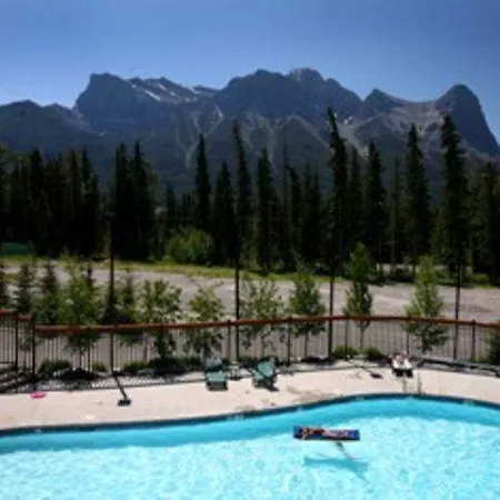 Lodges At Canmore 
